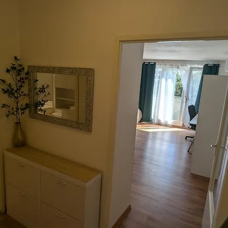 Superbe Studio 45 M Renove Avec Balcon Et Parking Gratuit 公寓 *